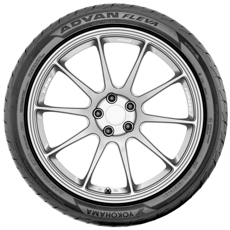 Yokohama Advan Fleva V701 Tire - 225/35R20 90W
